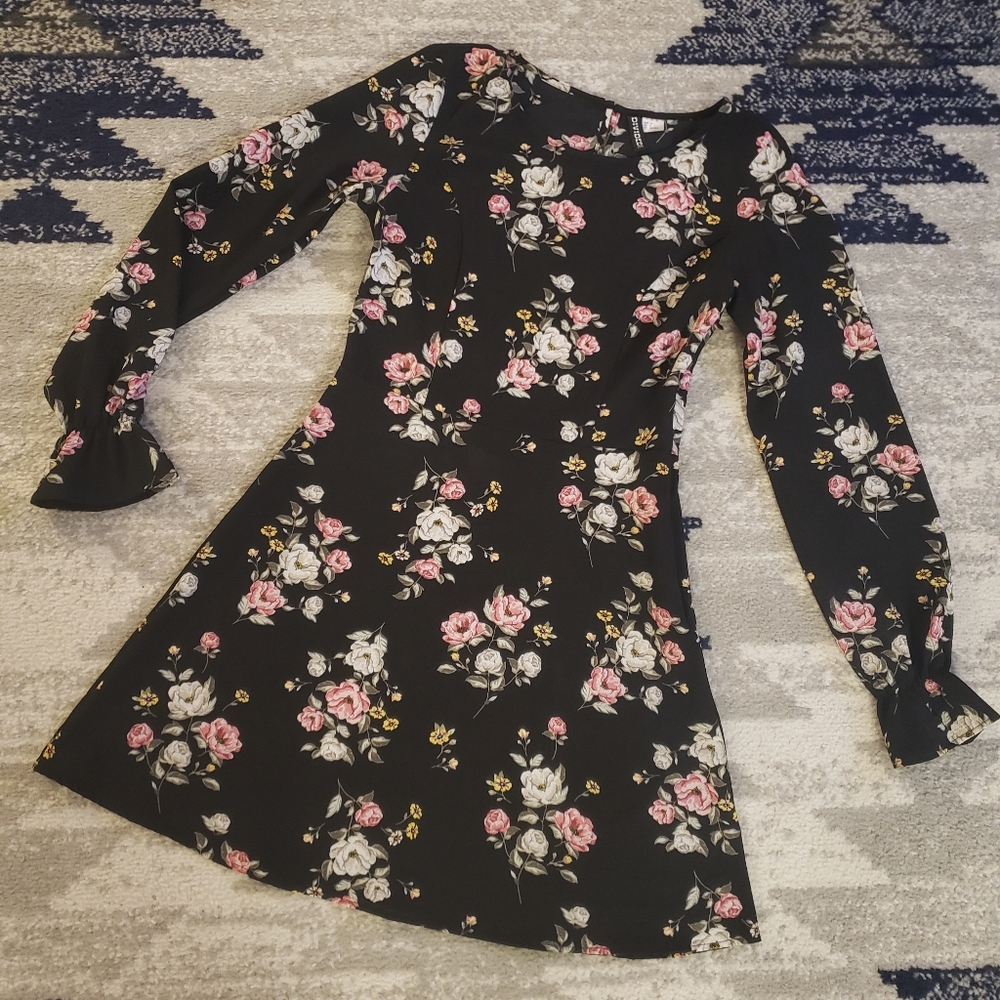 H&M Black Floral Mini Dress Size 4
